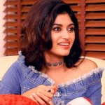 Oviya  (Helen Nelson)